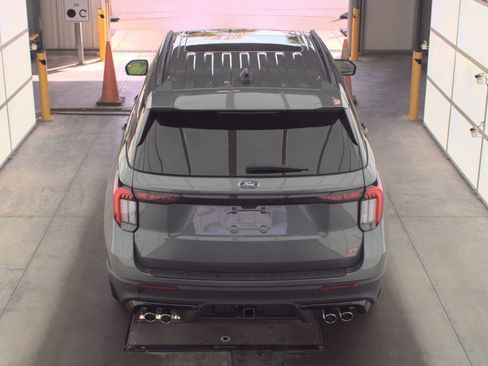 Used 2025 Ford Explorer ST AWD/4WD image 18