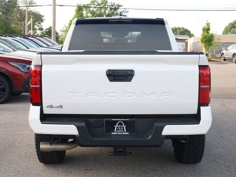 Used 2024 Toyota Tacoma SR5 AWD/4WD image 5