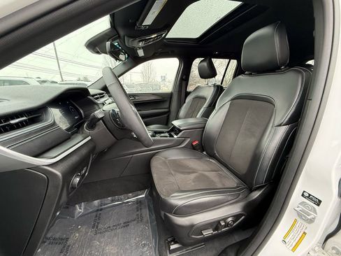 Certified 2023 Jeep Grand Cherokee Altitude image 13