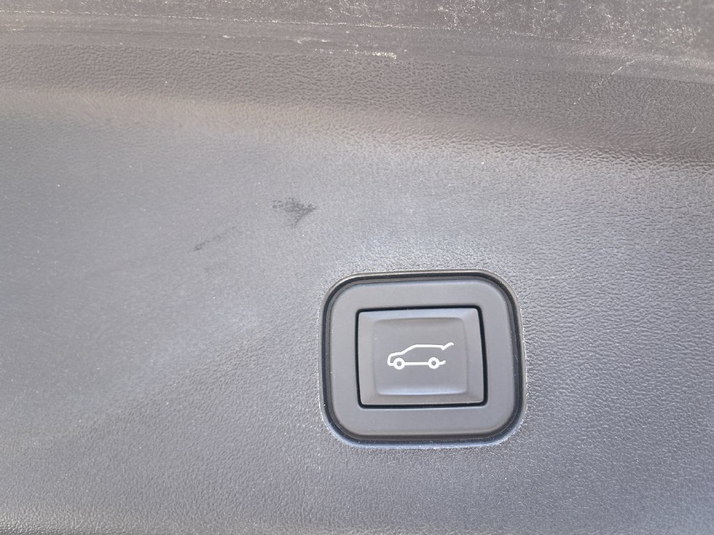 Certified 2026 Cadillac Vistiq Platinum w/ LPO, Floor Liner Package AWD/4WD image 7