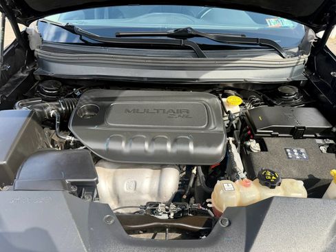 Used 2019 Jeep Cherokee Latitude Plus AWD/4WD image 19