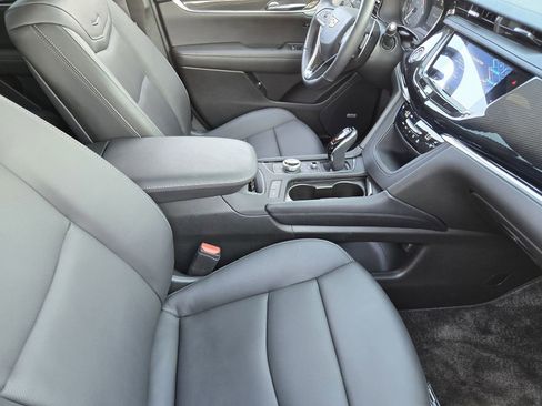 Used 2024 Cadillac XT6 Sport w/ Technology Package image 20