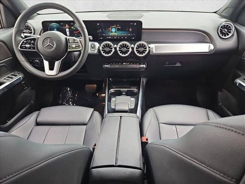 Used 2022 Mercedes-Benz GLB 250 image 16