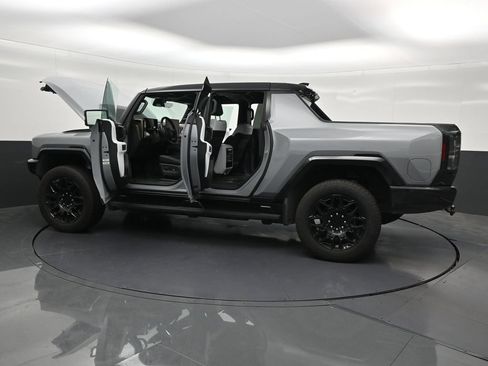 Used 2025 GMC Hummer EV 2X AWD/4WD image 35