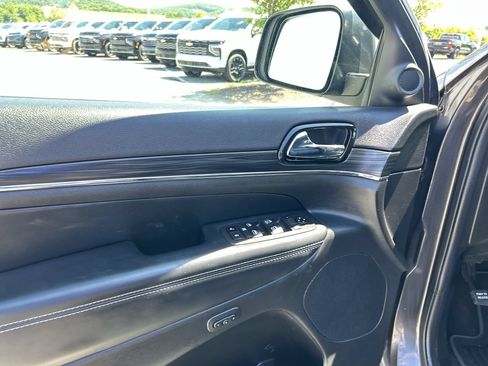 Used 2021 Jeep Grand Cherokee Limited w/ Quick Order Package 28K 80th AWD/4WD image 18