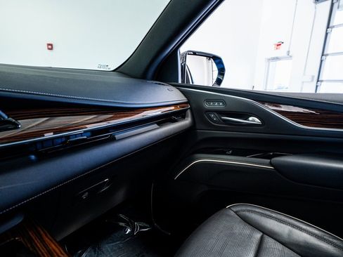 Used 2022 Cadillac Escalade Premium Luxury image 50
