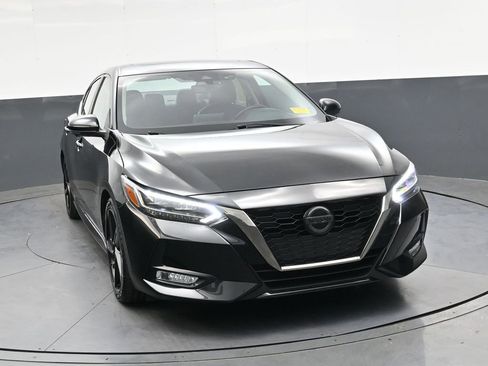 Used 2022 Nissan Sentra SR w/ SR Premium Package FWD image 10