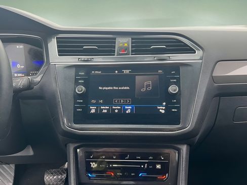 Used 2023 Volkswagen Tiguan SE image 15