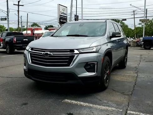 Certified 2023 Chevrolet Traverse LT FWD image 3