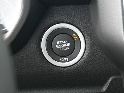 New 2026 RAM 1500 4x4 Crew Cab image 21