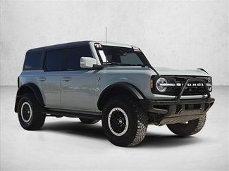 Used 2021 Ford Bronco Outer Banks w/ Sasquatch Package AWD/4WD video 3