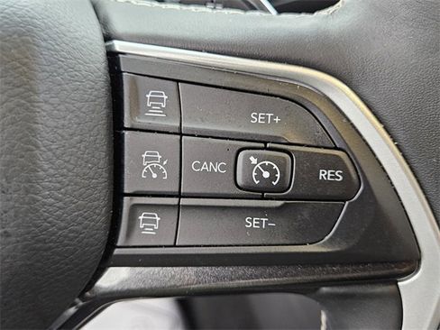 Used 2021 Jeep Grand Cherokee L Laredo w/ Luxury Tech Group I image 24