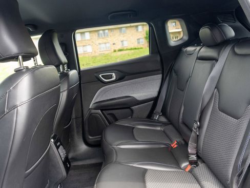 Used 2023 Jeep Compass Latitude w/ Convenience Group AWD/4WD image 29