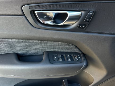 Used 2025 Volvo XC60 B5 Core w/ Protection Package Premier image 10