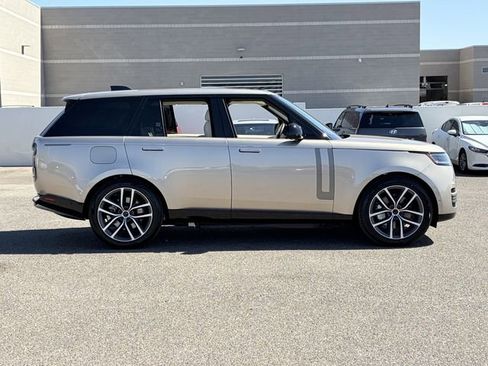 New 2026 Land Rover Range Rover SE AWD/4WD image 17