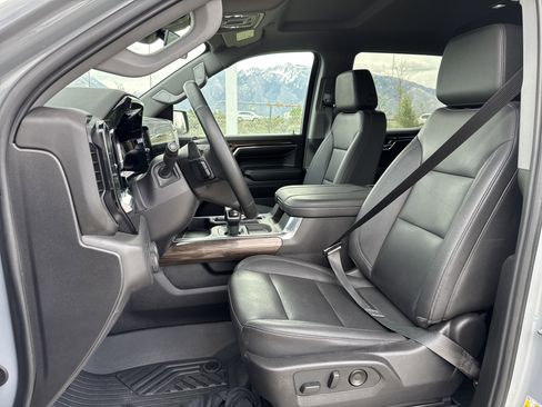 Used 2024 Chevrolet Silverado 1500 LT Trail Boss w/ Convenience Package II AWD/4WD image 18