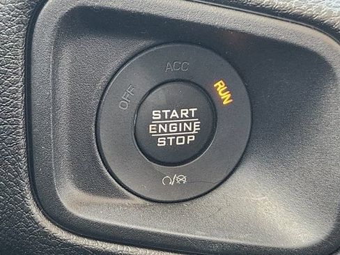 Used 2025 Jeep Wrangler Unlimited Sport AWD/4WD image 19