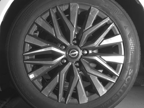 Used 2025 Nissan Altima 2.5 SV FWD image 14