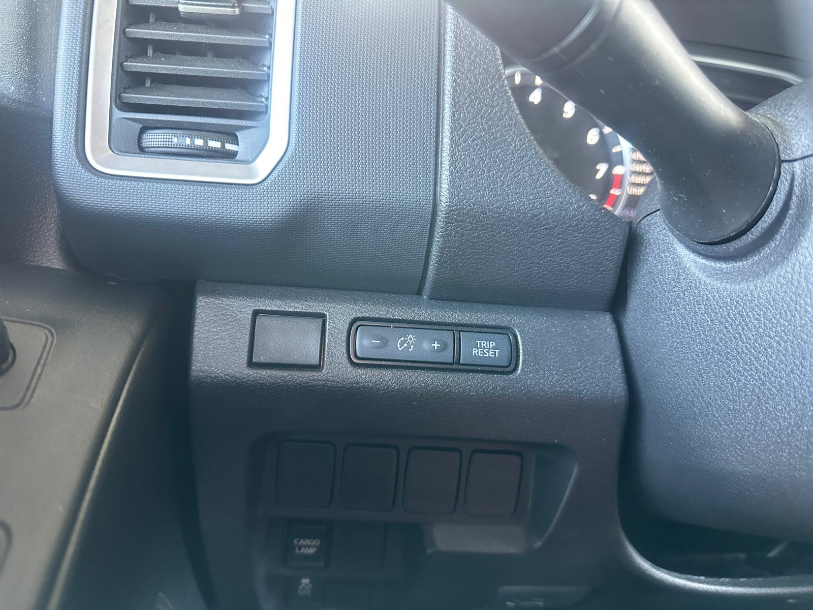 Used 2024 Nissan Frontier SV RWD image 17