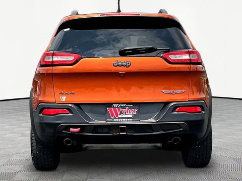Used 2016 Jeep Cherokee Trailhawk w/ Comfort/Convenience Group AWD/4WD image 5