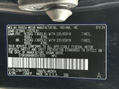 Used 2024 Toyota Highlander LE AWD/4WD image 33