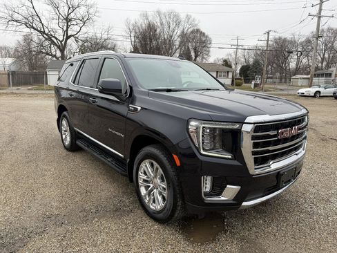 Used 2024 GMC Yukon SLT w/ SLT Luxury Package image 7