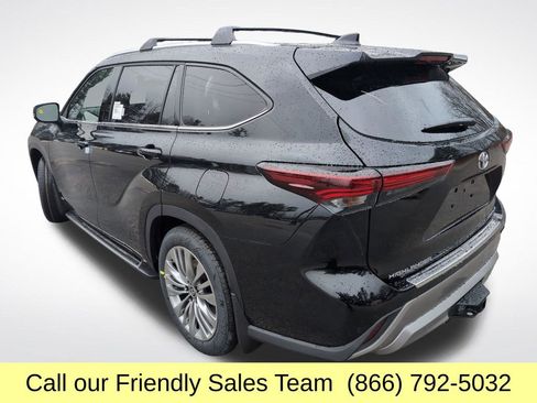 New 2026 Toyota Highlander Platinum AWD/4WD image 3
