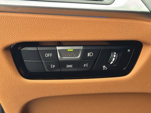 Used 2023 BMW 330e xDrive w/ Driving Assistance Package image 21