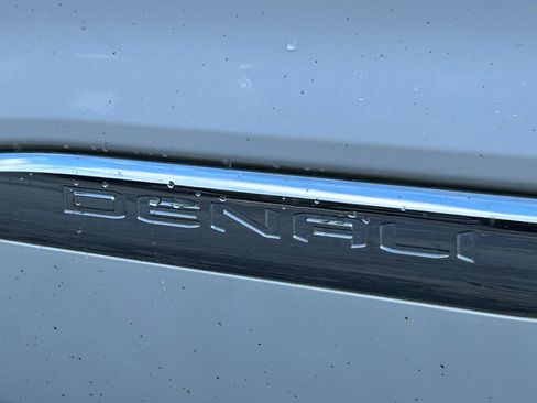 Used 2022 GMC Acadia Denali w/ Denali Ultimate Package image 14