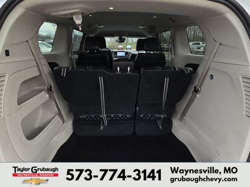 Used 2024 Chrysler Pacifica Touring-L FWD image 31