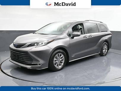 Used 2021 Toyota Sienna XLE