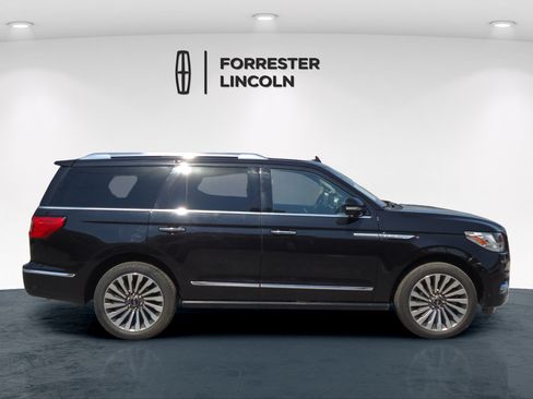 Used 2019 Lincoln Navigator Reserve AWD/4WD image 2