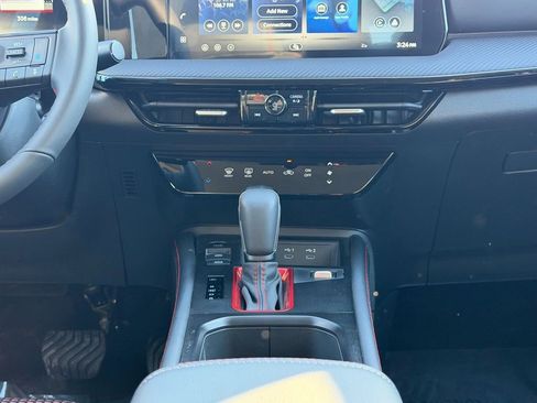 New 2026 Nissan Kicks SR FWD image 24
