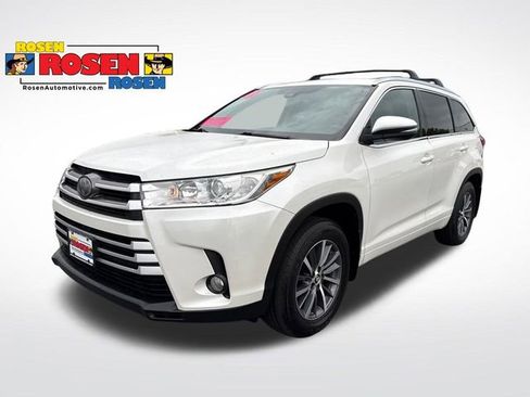 Used 2017 Toyota Highlander XLE AWD/4WD image 1