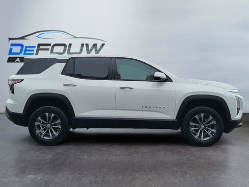 Used 2026 Chevrolet Equinox LT FWD image 2