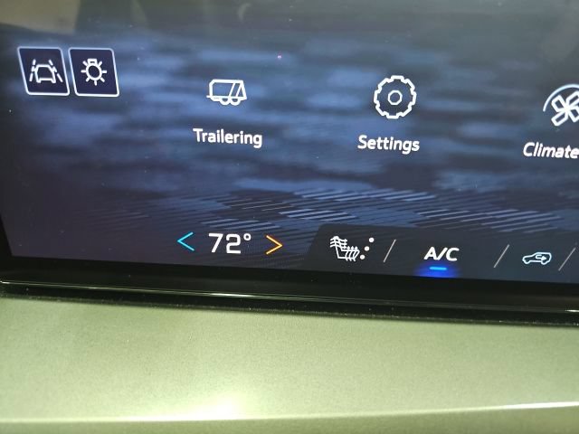 Used 2026 Chevrolet Traverse LT w/ Driver Confidence Package FWD image 24