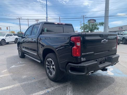 Used 2025 Chevrolet Silverado 1500 High Country w/ Technology Package image 2