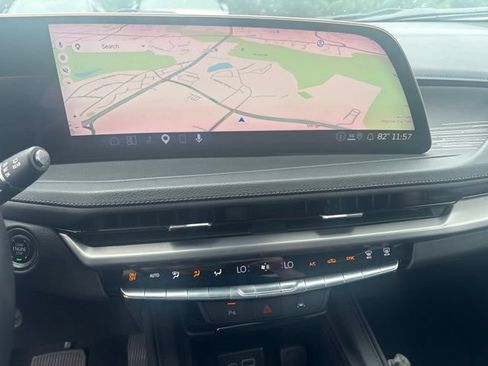 Certified 2025 Cadillac XT4 Premium Luxury AWD/4WD image 5