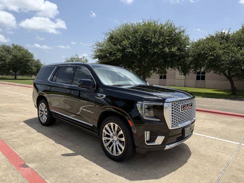 Used 2022 GMC Yukon Denali w/ Advanced Technology Package AWD/4WD image 1