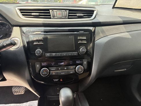 Used 2015 Nissan Rogue SV AWD/4WD image 12