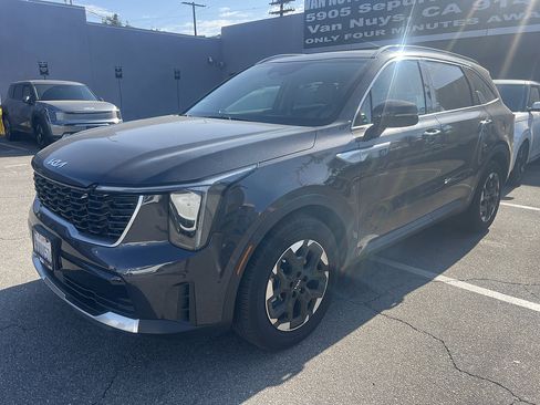 Used 2025 Kia Sorento S w/ Panoramic Sunroof Package FWD image 2
