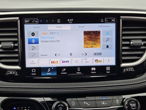 New 2026 Chrysler Pacifica Select image 17