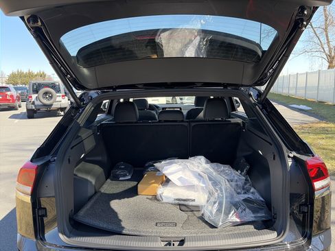 New 2026 Volkswagen Atlas Cross Sport SEL image 40