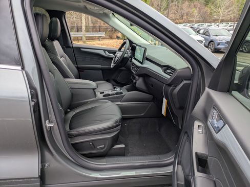 New 2026 Ford Escape SE w/ PHEV Premium Package FWD image 37