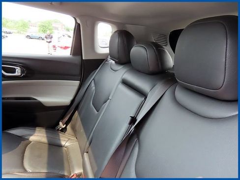 Used 2022 Jeep Compass Limited w/ Sun and Sound Group AWD/4WD image 9
