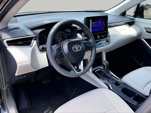 Used 2024 Toyota Corolla Cross LE FWD image 17