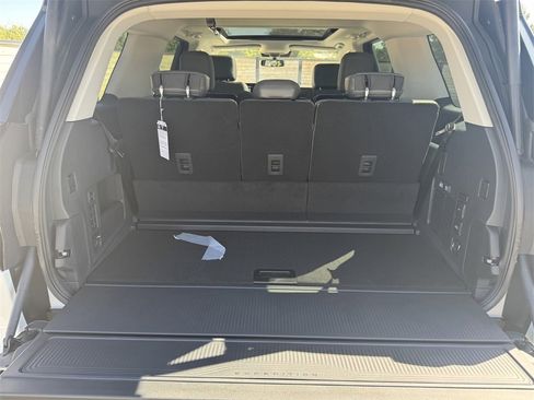 New 2025 Ford Expedition Active image 27