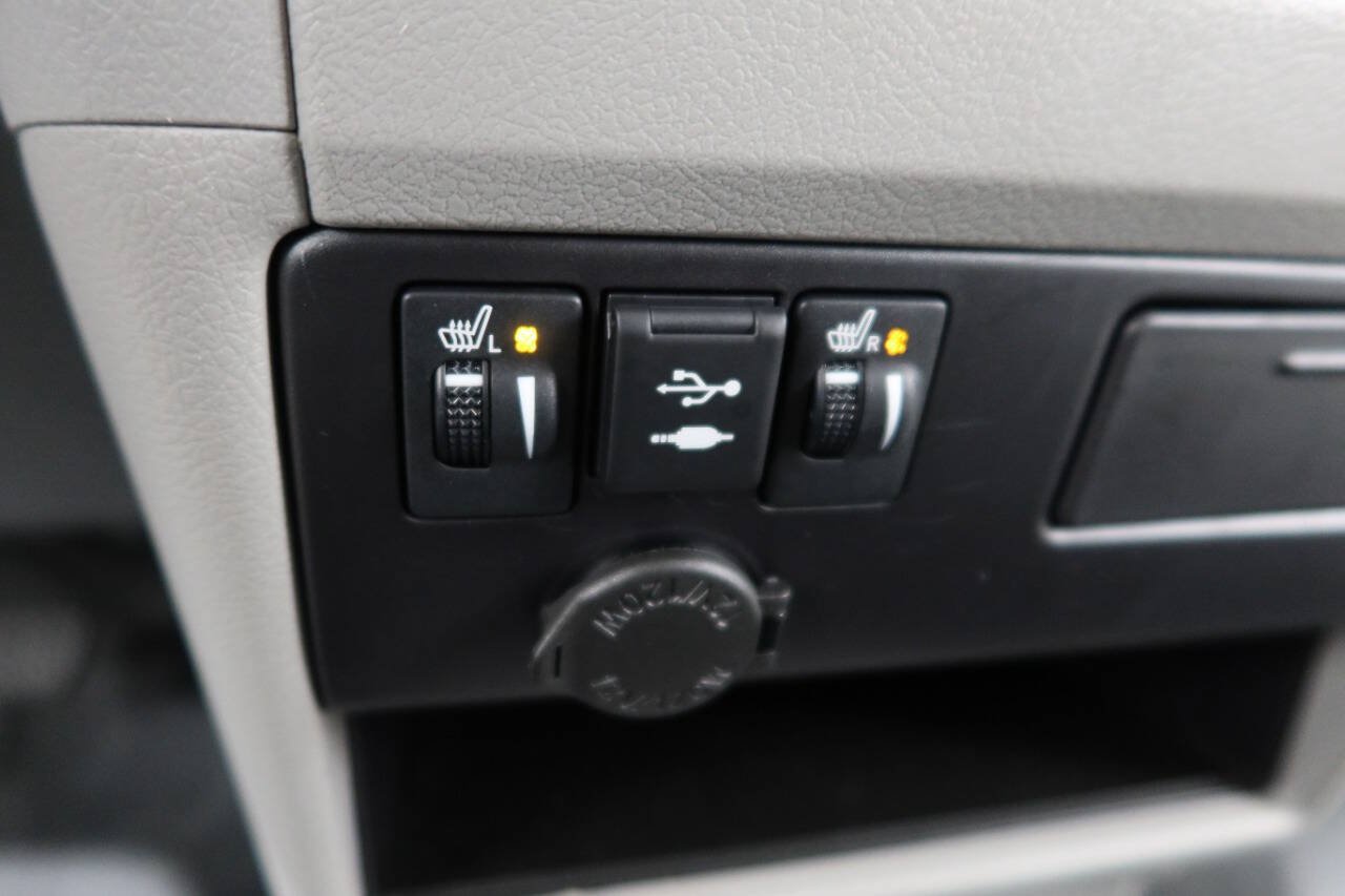 Used 2019 Toyota Sienna XLE w/ XLE Navigation Package FWD image 26