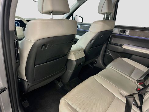 Used 2025 Hyundai Santa Fe Limited AWD/4WD image 29