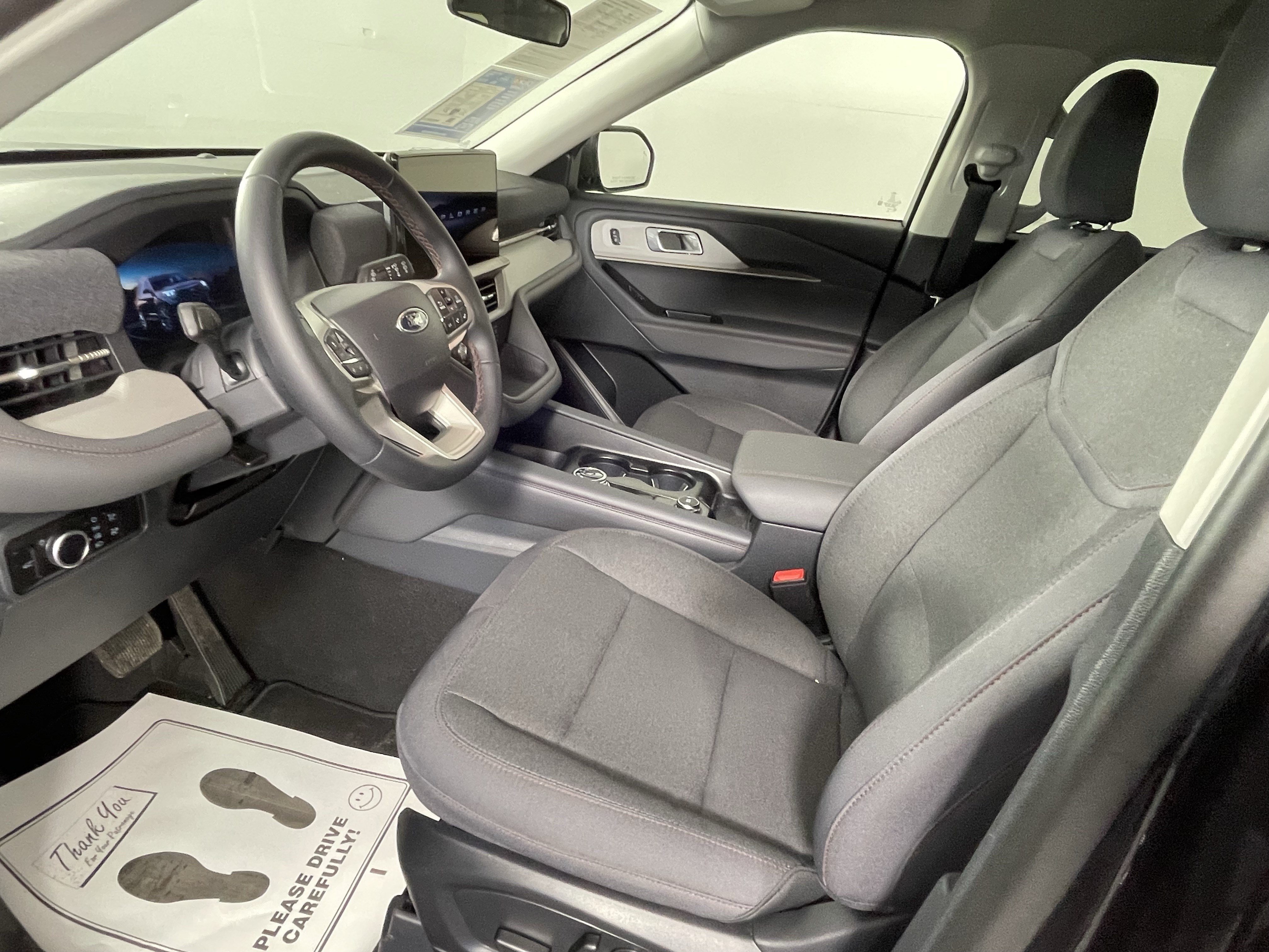 Used 2026 Ford Explorer Active AWD/4WD image 9